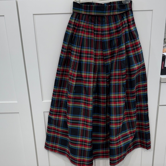 GORGEOUS Brand New Plaid Tartan Women's Skirt - Picture 4 of 4